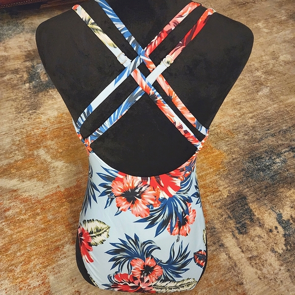 Kona Sol Tropical Floral Crossback One Piece Swimsuit - Picture 12 of 13